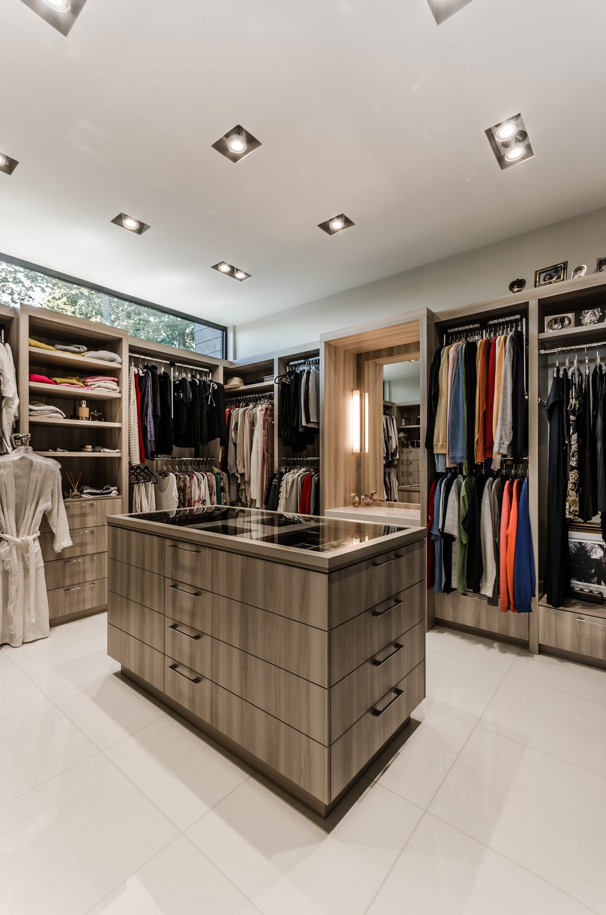 Walk In Items Wooden walk-in with black handles | Custom design